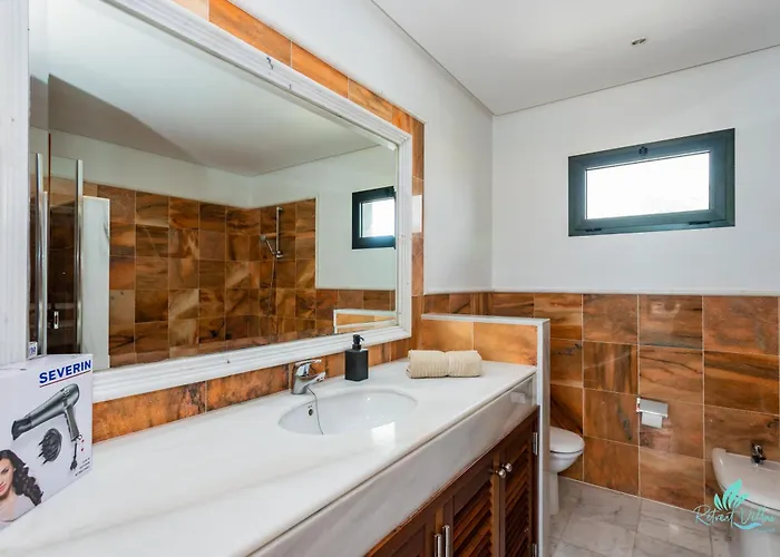 Sara 普拉亚布兰卡