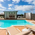 Sara Villa Playa Blanca (Lanzarote)